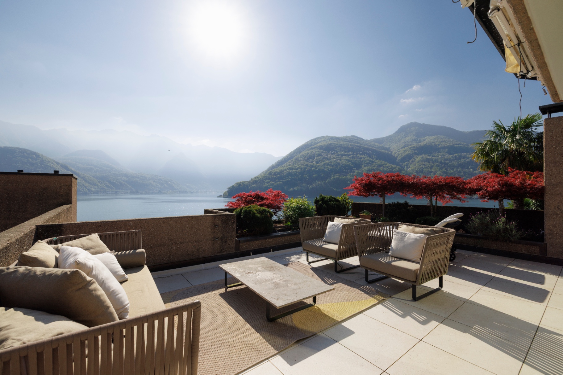 Panoramic terrace seating